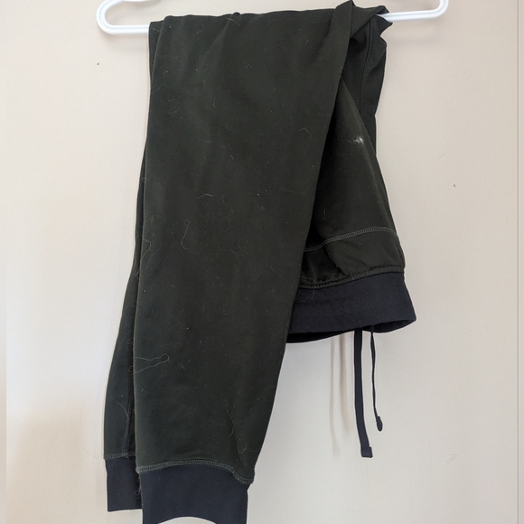 Dark Green Under Armor Sweatpants - Picture 1 of 1